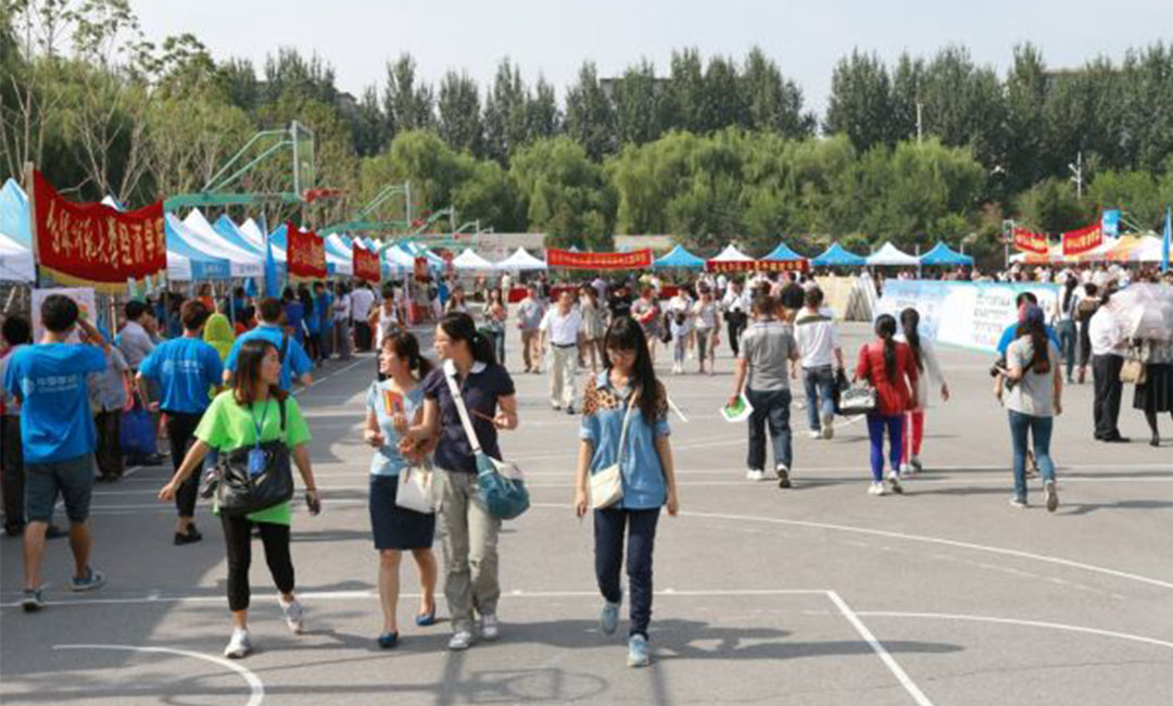 青浦青浦汇华学院新生招商活动策划